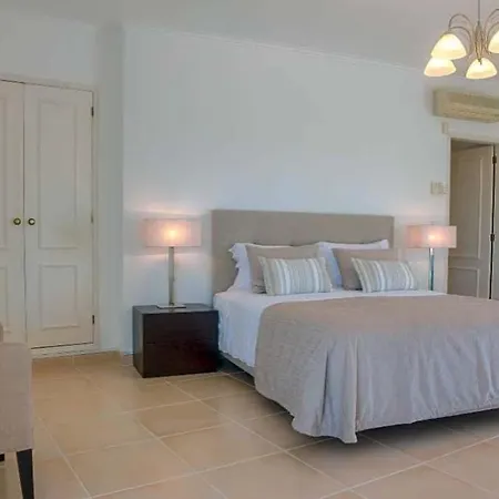 Sleeps 9 Pool Air Con Wifi * 알만실